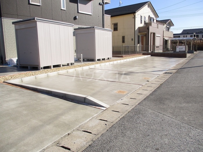 16/20 駐車場