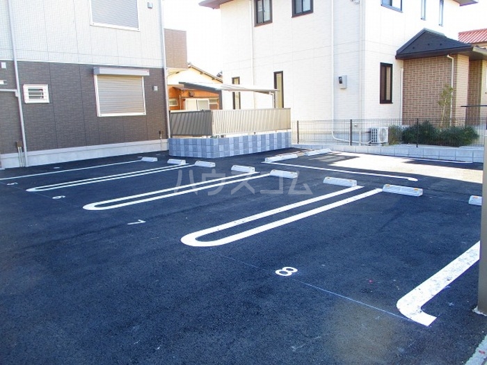 17/22 駐車場