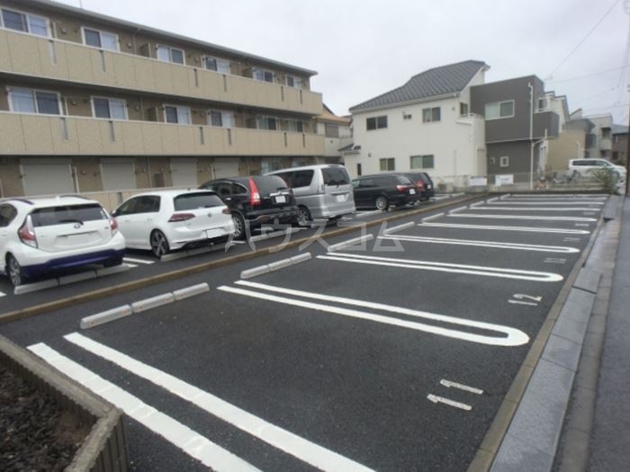 2/5 駐車場