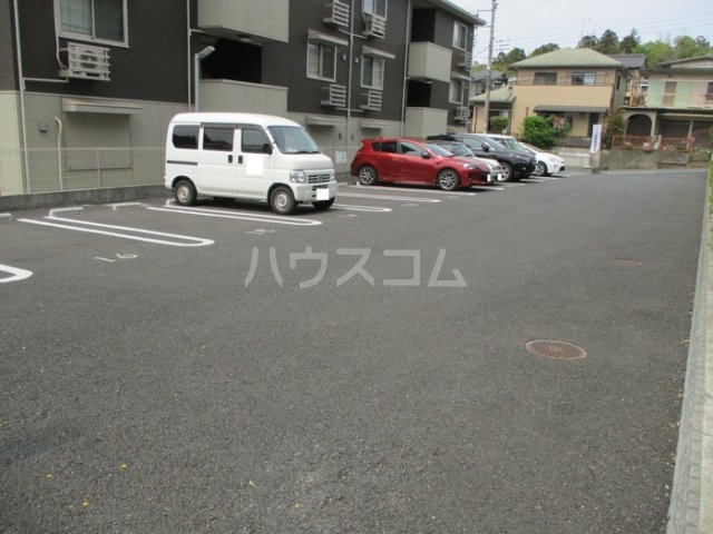 16/18 駐車場