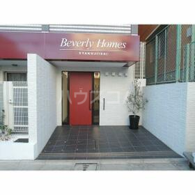 25/26 エントランス