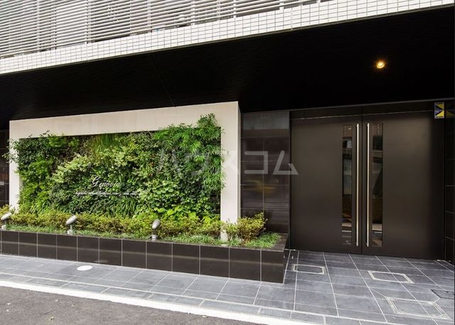 2/5 エントランス