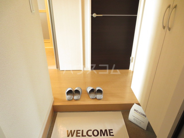 28/30 エントランス