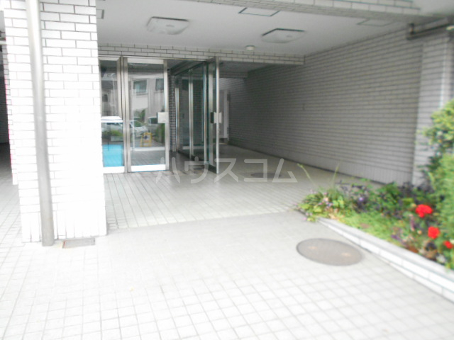 17/27 エントランス