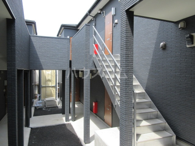 22/30 エントランス