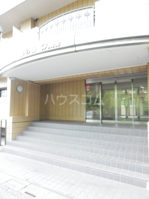 24/29 エントランス