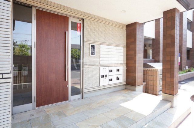 19/20 エントランス