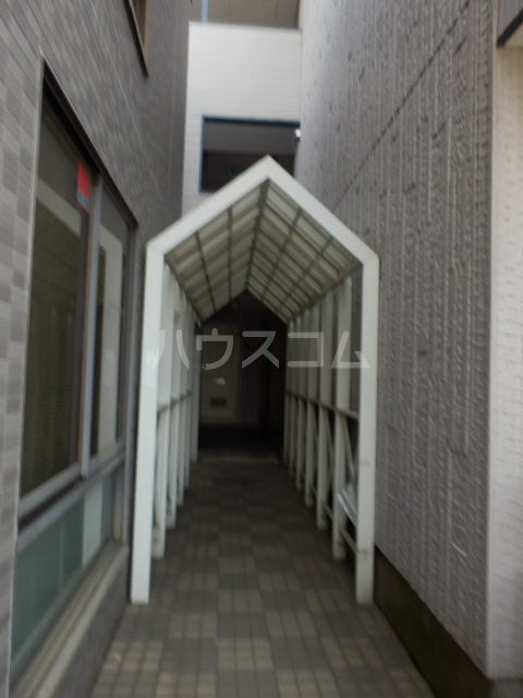 22/26 エントランス