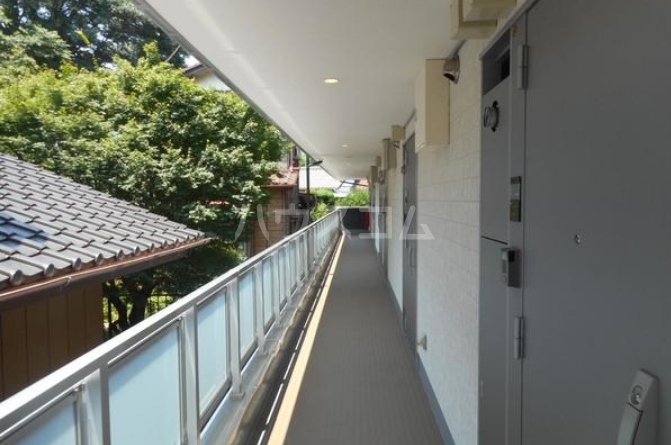 18/22 エントランス