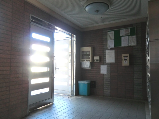 21/30 エントランス