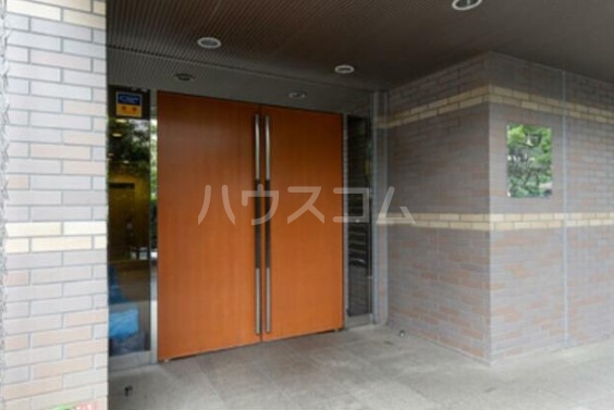 18/28 エントランス