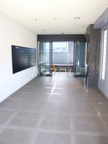 26/30 エントランス