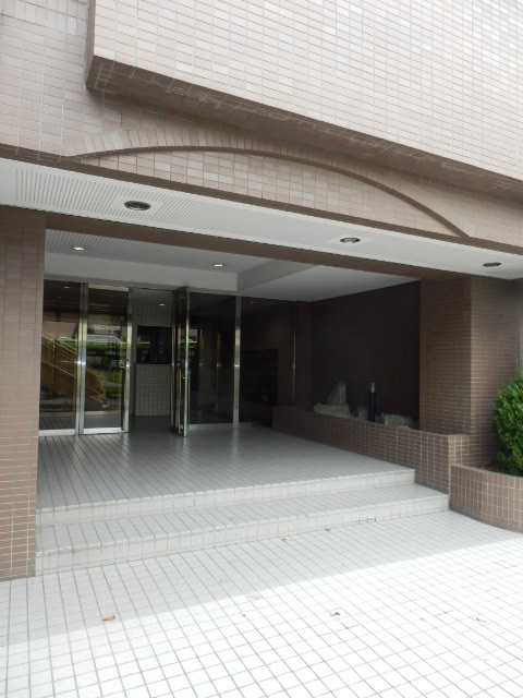 21/23 エントランス