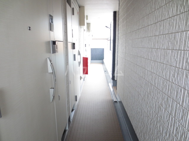 22/30 エントランス