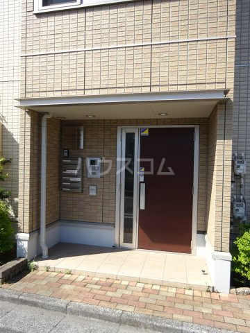 24/30 エントランス