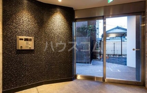 17/25 エントランス