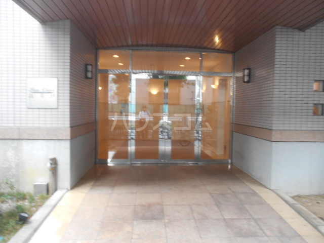 20/27 エントランス
