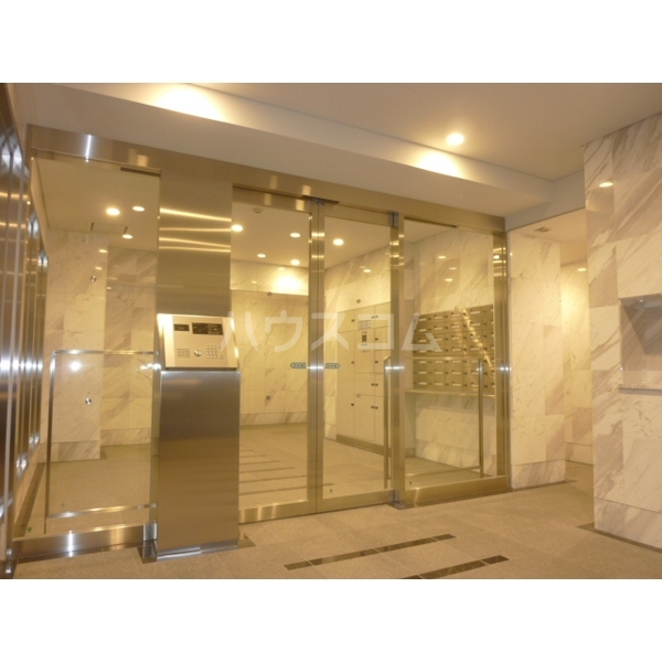 13/23 エントランス