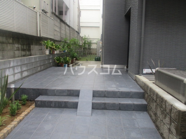 14/21 エントランス