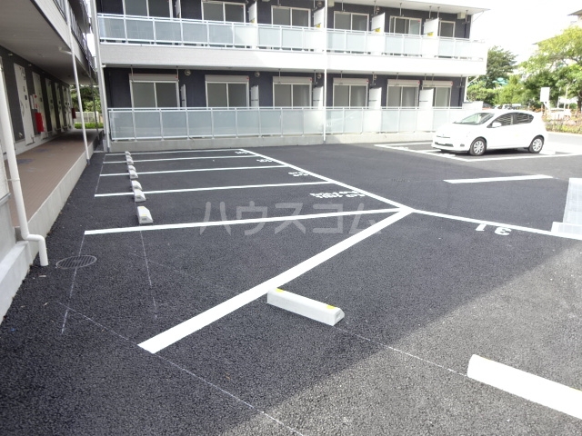 22/27 駐車場