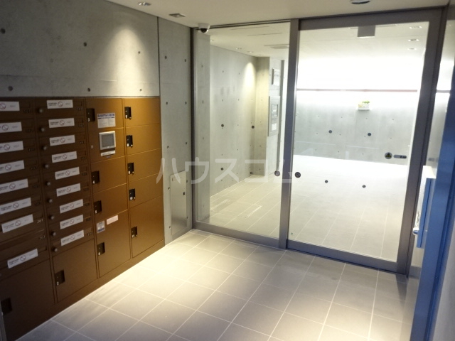 26/30 エントランス