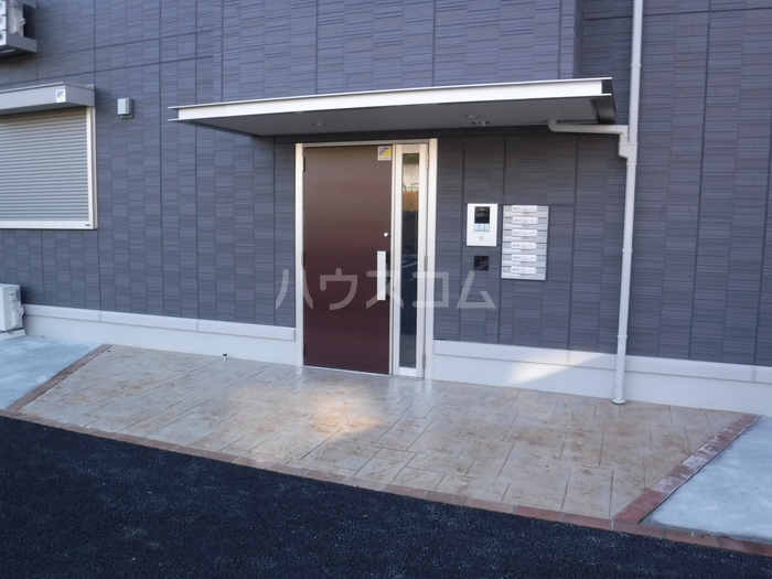 23/25 エントランス