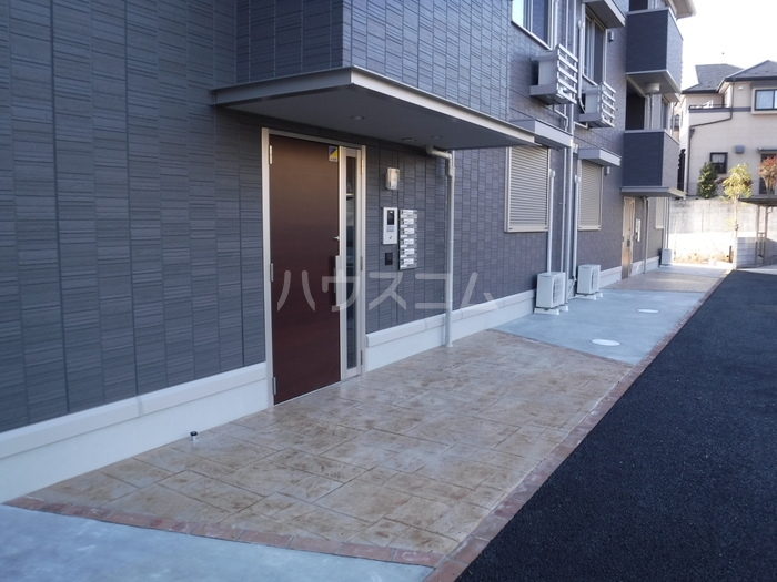 21/23 エントランス