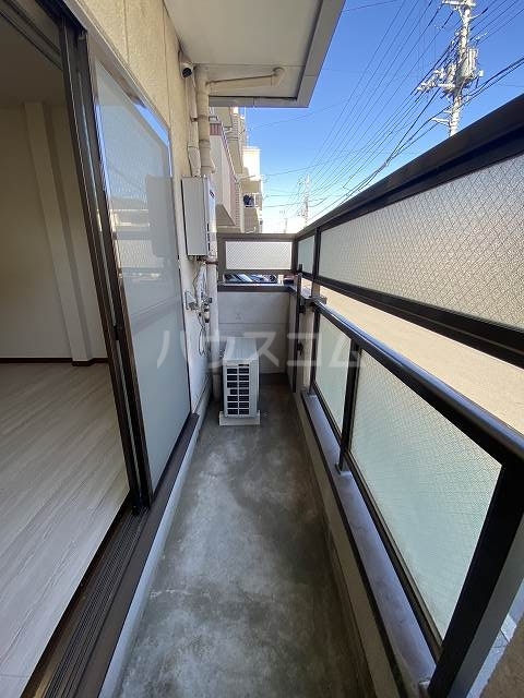 18/28 バルコニー