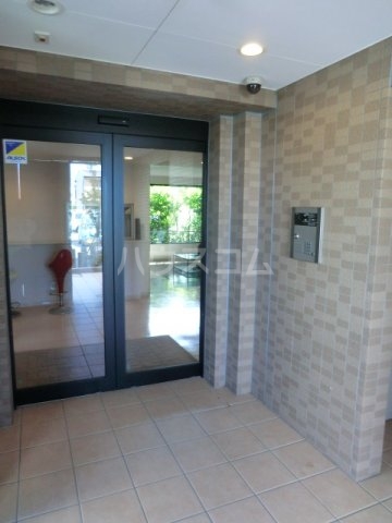 22/26 エントランス