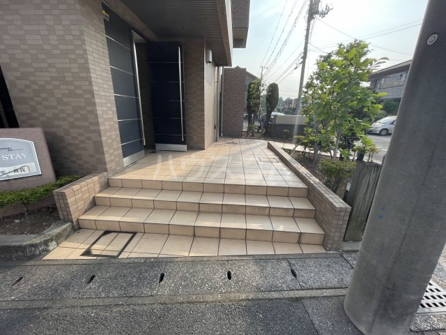 25/29 エントランス