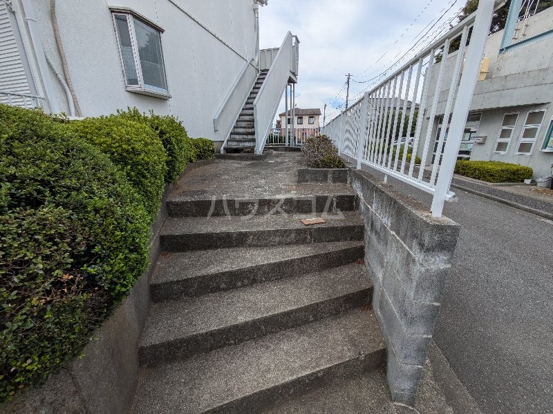 21/30 エントランス