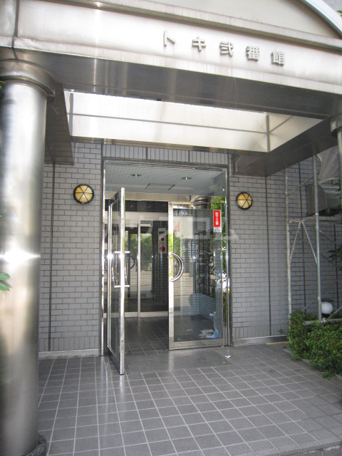 22/30 エントランス