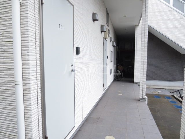 14/20 エントランス