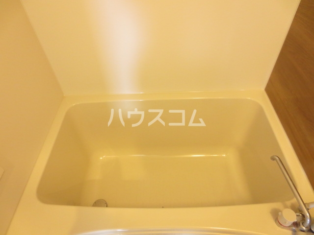 13/27 浴室