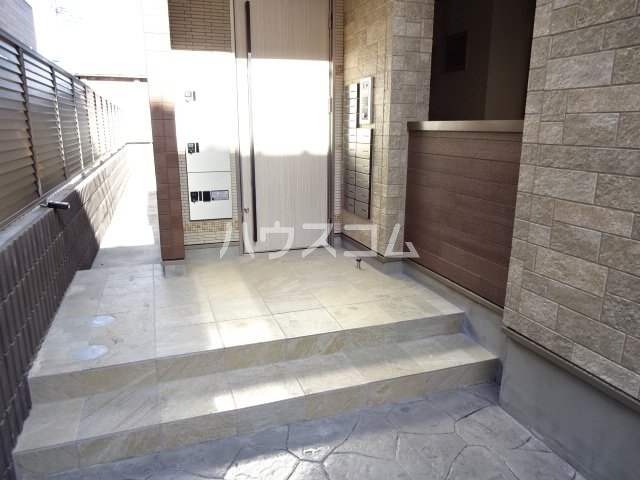 3/4 エントランス