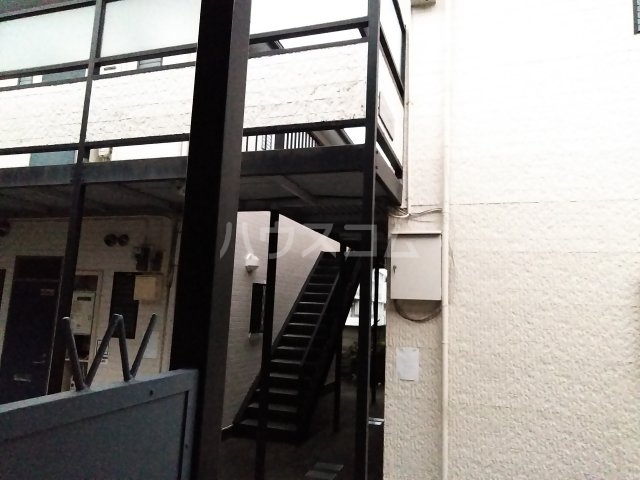 22/30 エントランス