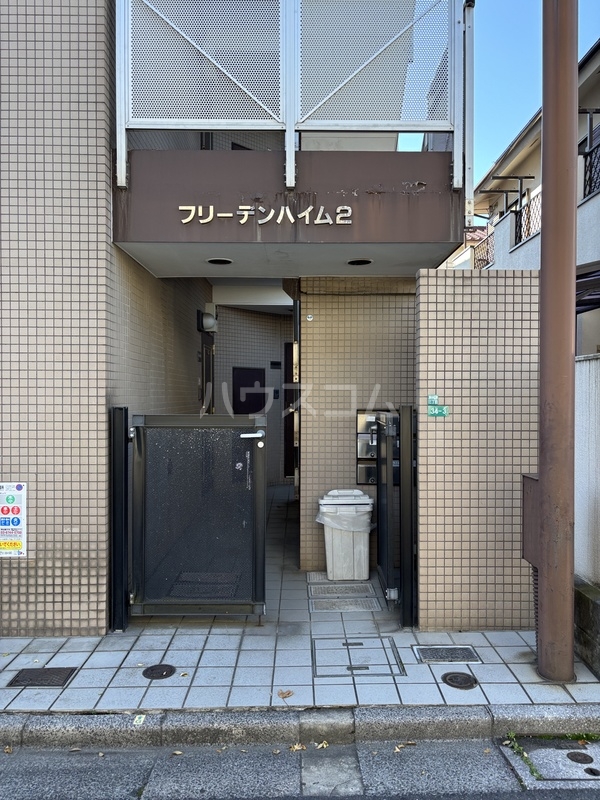 19/29 エントランス