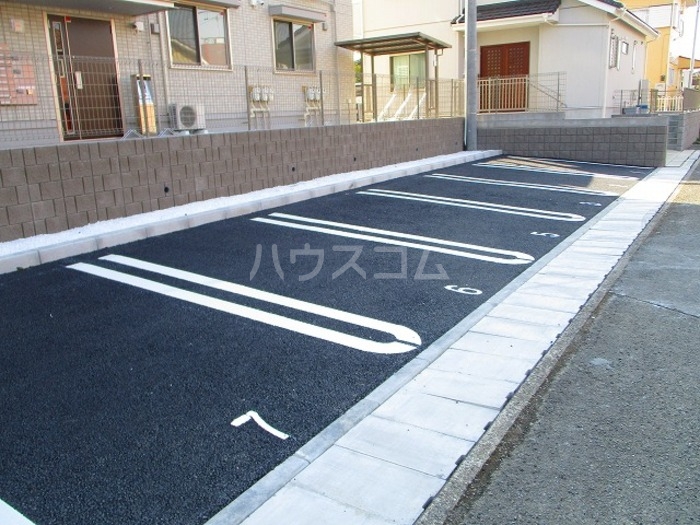 18/19 駐車場