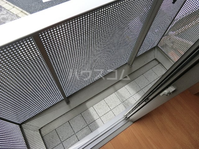 18/27 バルコニー