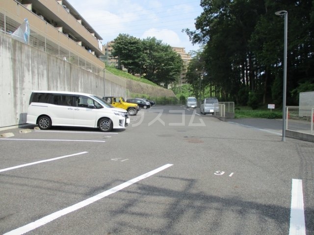 17/18 駐車場
