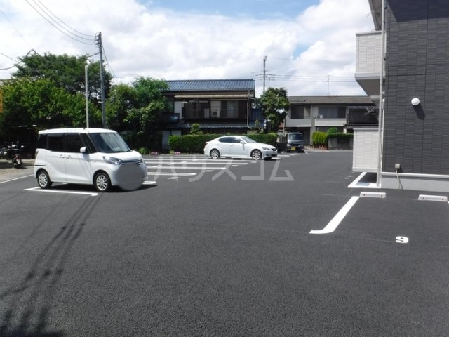 26/27 駐車場