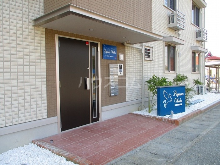 2/4 エントランス