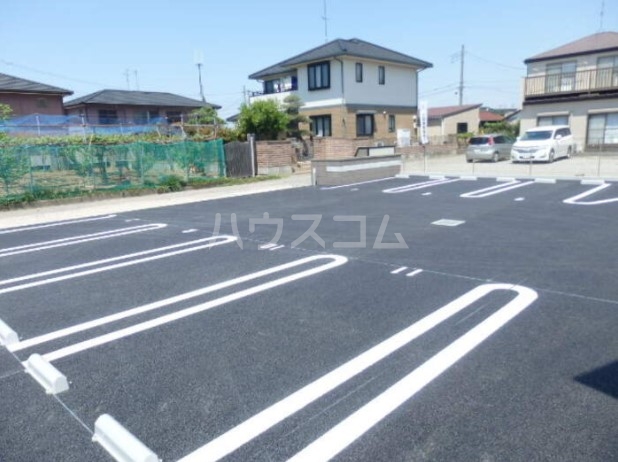 16/18 駐車場