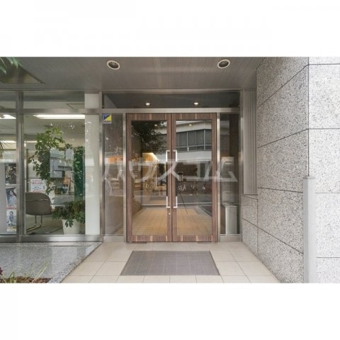 17/27 エントランス