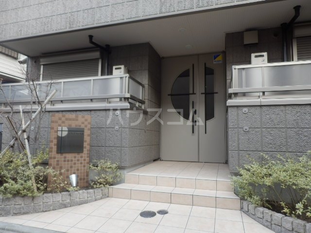 20/30 エントランス