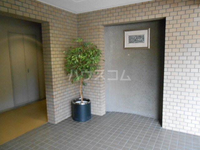 16/26 エントランス