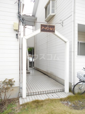 16/23 エントランス