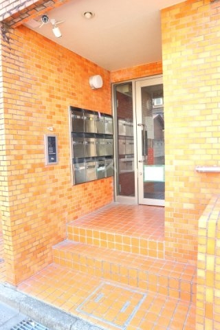 19/26 エントランス