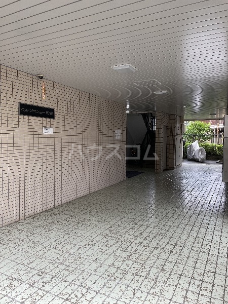 20/28 エントランス