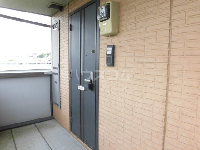 22/30 エントランス